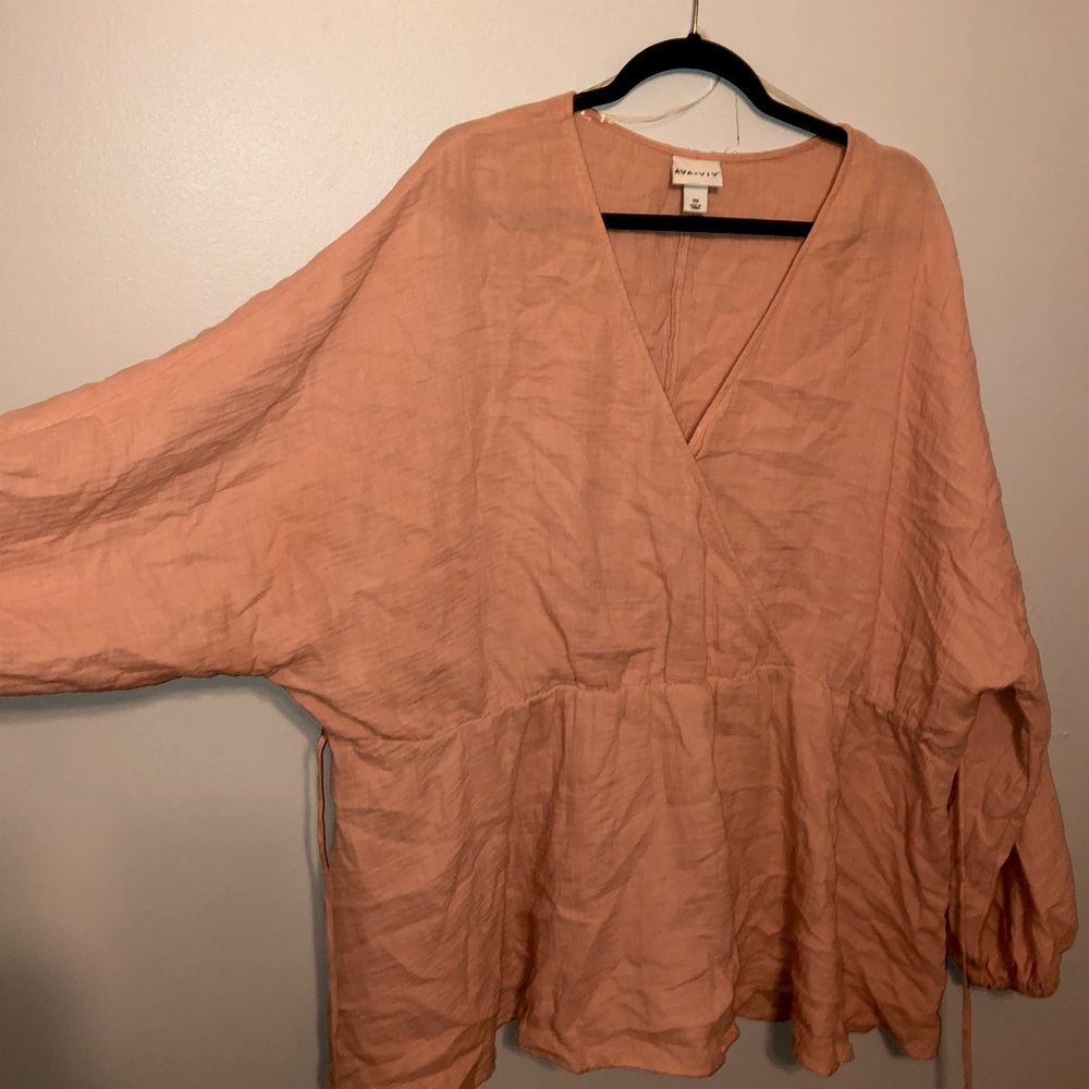 Ava & Viv wrap top